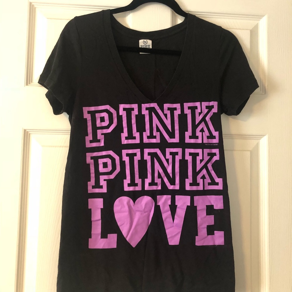 Victoria’s Secret graphic v neck